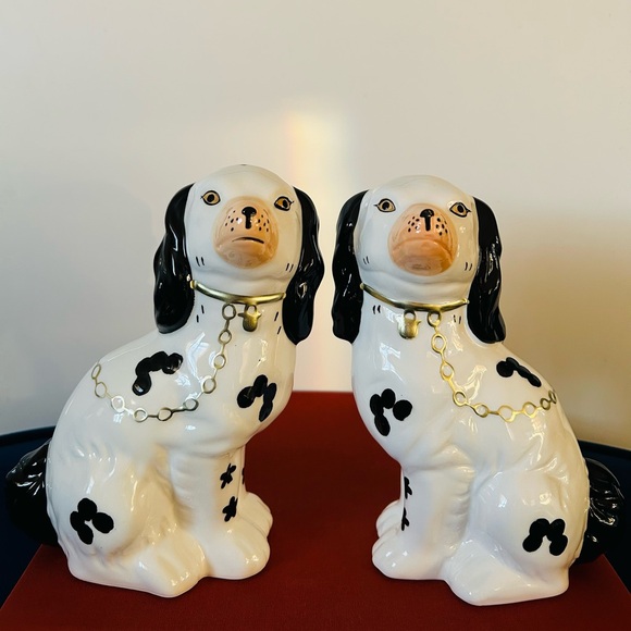 A Set of 2 Elegant Vintage-Style Staffordshire Dog Figurines | Collectibles | - Picture 4 of 7